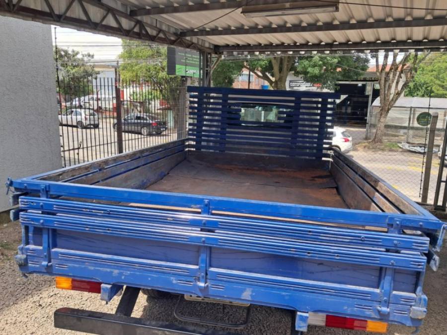 HYUNDAI - HR - 2012/2013 - Branca - R$ 82.900,00