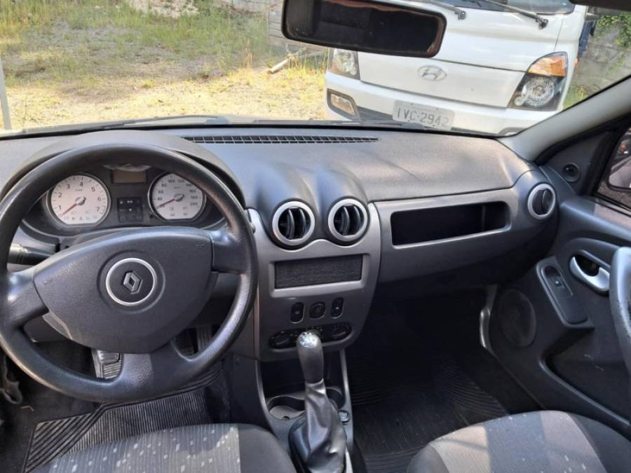 RENAULT - LOGAN - 2011/2011 - Prata - R$ 24.500,00