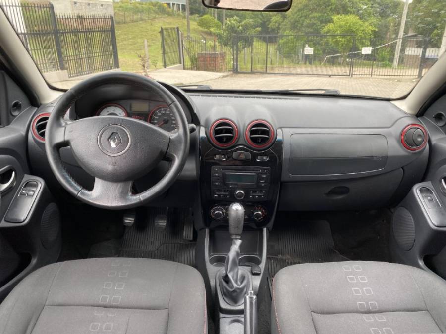 RENAULT - SANDERO - 2013/2013 - Preta - R$ 36.900,00