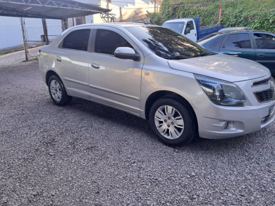CHEVROLET - COBALT - 2013/2014 - Prata - R$ 44.900,00