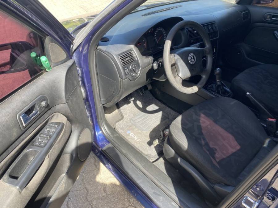 VOLKSWAGEN - GOLF - 1999/2000 - Azul - R$ 22.900,00