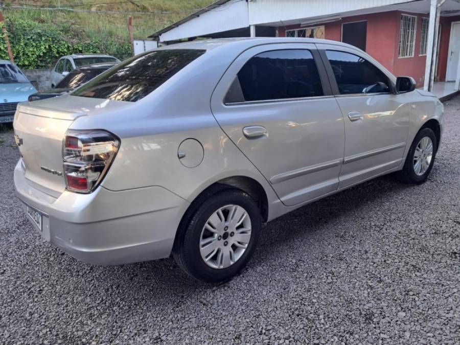 CHEVROLET - COBALT - 2013/2014 - Prata - R$ 44.900,00