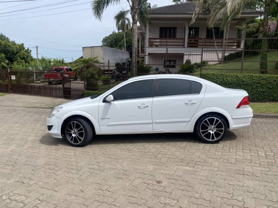 CHEVROLET - VECTRA - 2009/2010 - Branca - R$ 39.900,00
