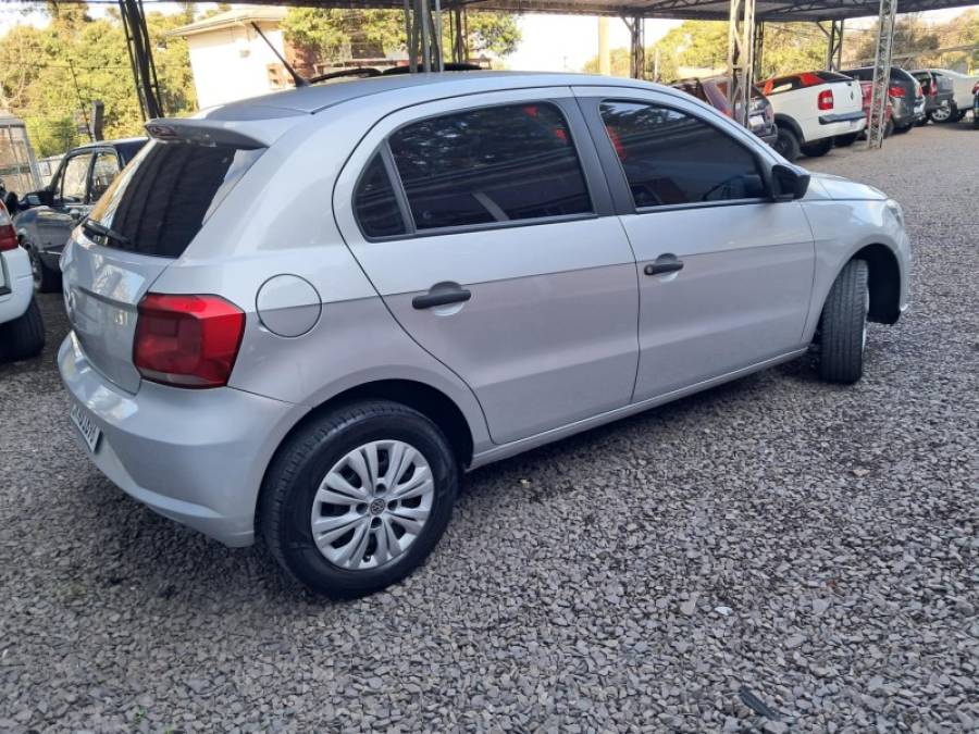 VOLKSWAGEN - GOL - 2022/2022 - Prata - R$ 56.900,00
