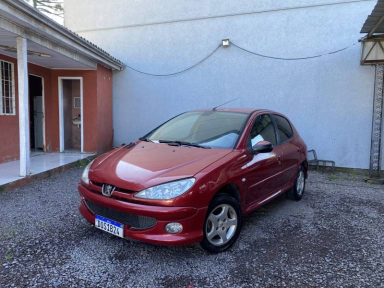 PEUGEOT - 206 - 2005/2005 - Vermelha - R$ 11.900,00