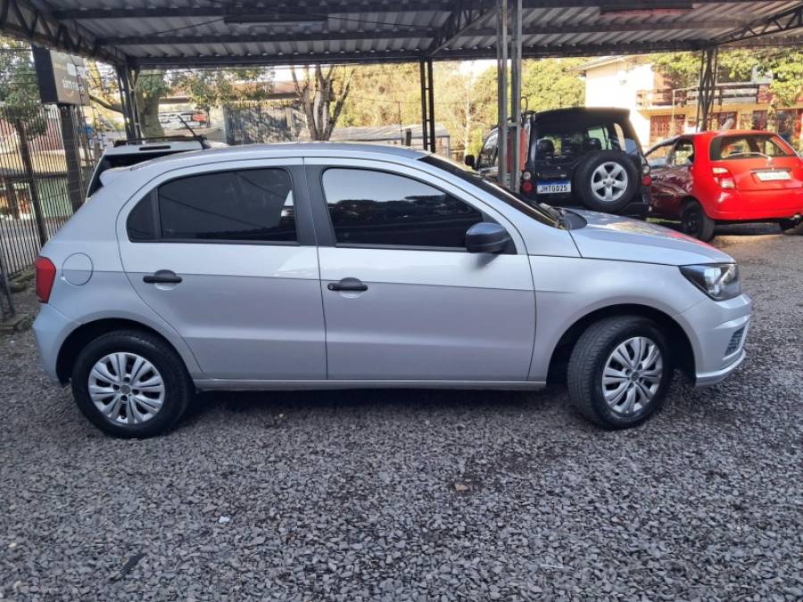 VOLKSWAGEN - GOL - 2022/2022 - Prata - R$ 56.900,00