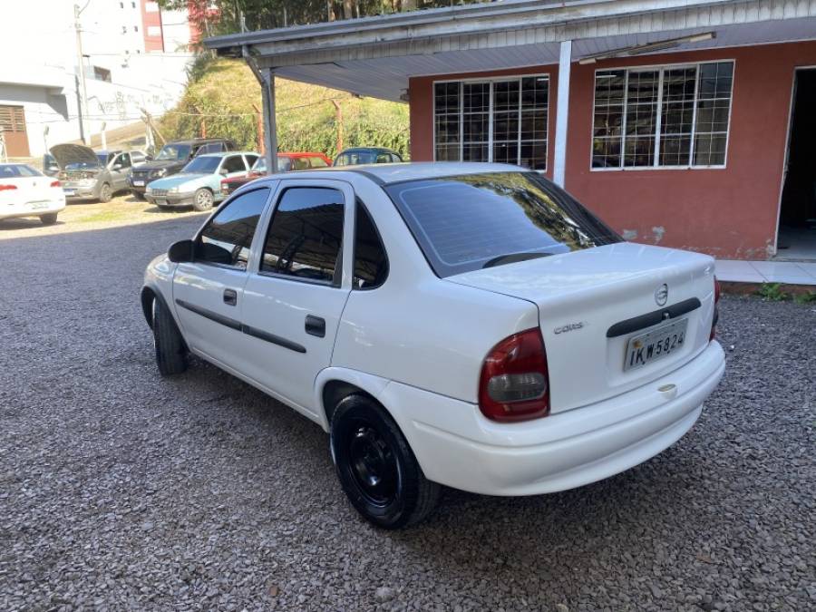 CHEVROLET - CORSA - 2002/2003 - Branca - R$ 16.900,00