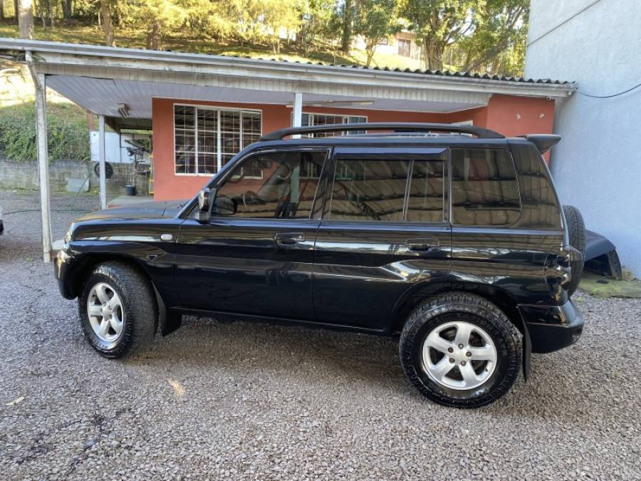 MITSUBISHI - PAJERO TR4 - 2007/2008 - Preta - R$ 46.900,00