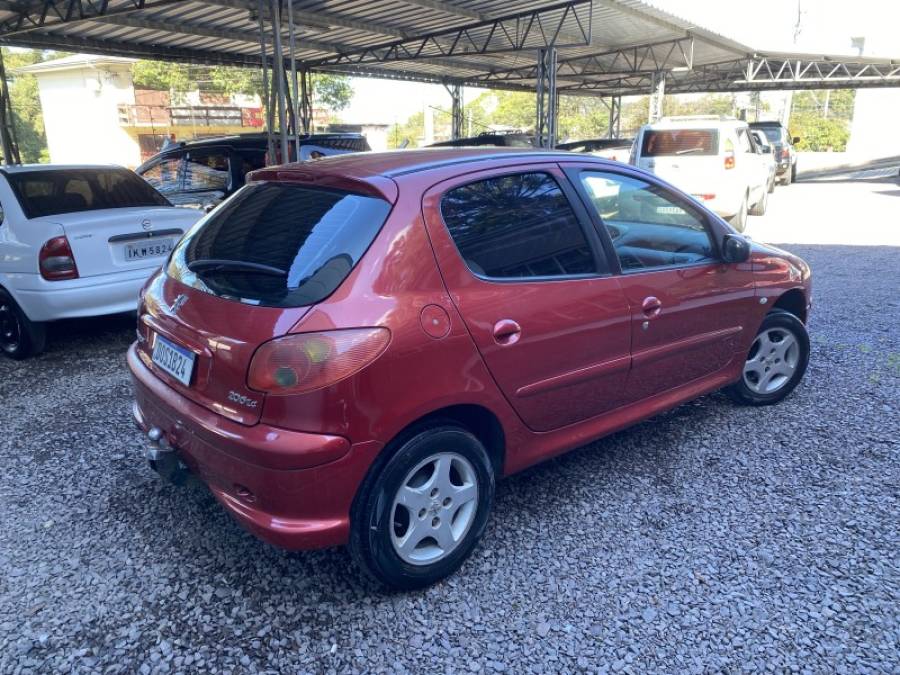 PEUGEOT - 206 - 2005/2005 - Vermelha - R$ 11.900,00